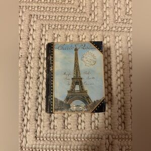 Mini Vintage/Retro Inspired Paris France Eiffel Tower Patterned Note Paper & Box